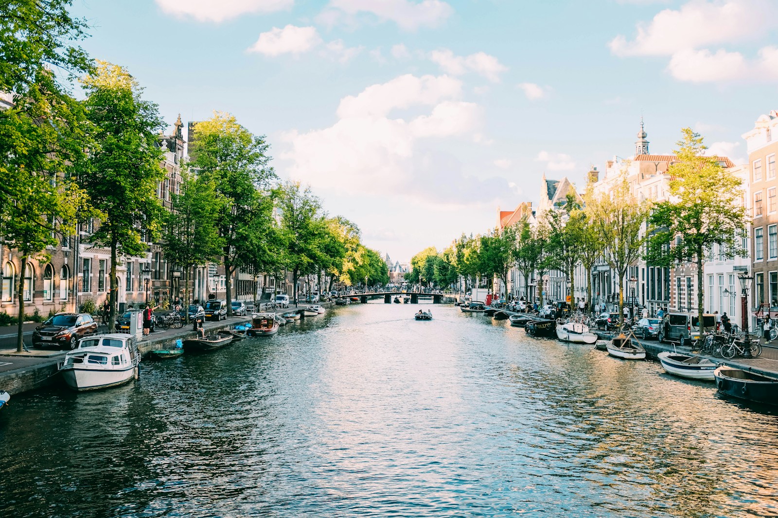 A welcoming Dutch canal neighbourhood in daylight